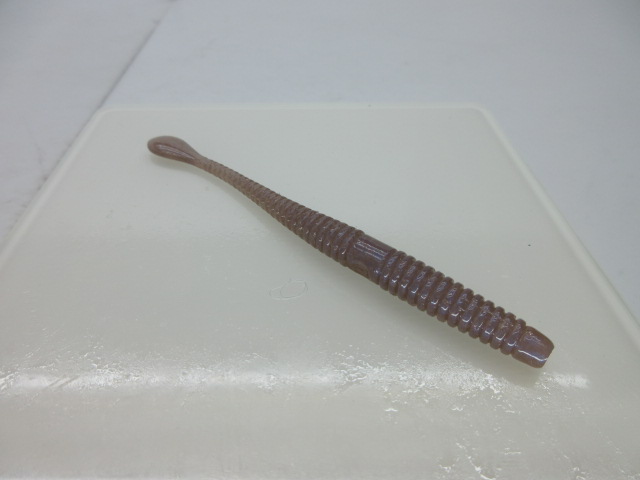 Issei 一誠スパテラ4インチの重さとフックサイズ ストレートワーム いつでもtough Condition